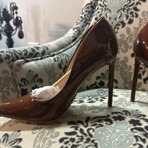 Fashion Nova Glossy Brown Heels - Picture 2 of 2